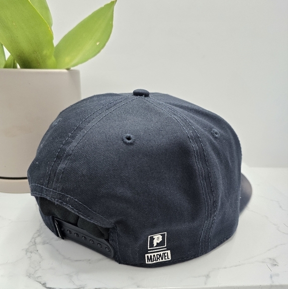Primitive × Marvel | Wolverine embroidered logo navy snapback hat | unisex - Picture 5 of 8